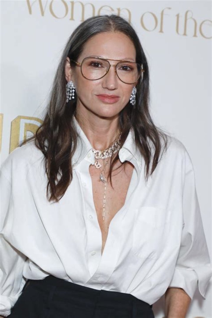 New ‘RHONY’ Star Jenna Lyons Reveals Teeth, Hair and Eyelashes Are All Fake Due to Genetic Disorder