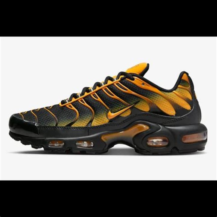Nike Air Max Plus “Black/Sundial” Officially Unveiled