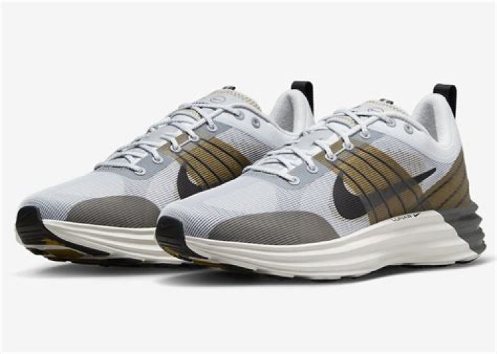 Nike Lunar Roam “Pure Platinum/Desert Moss” Coming Soon