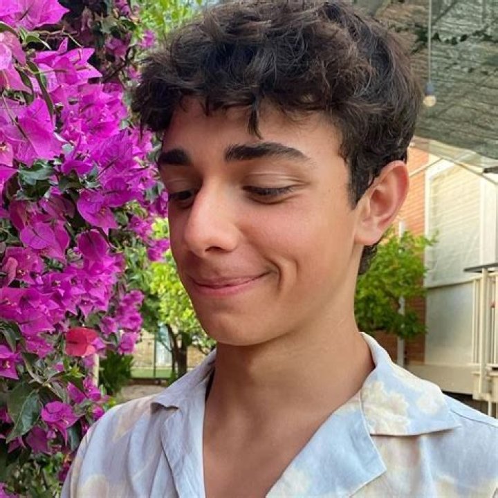 Noah LeAnder Boutilier (TikTok Star) - Age, Birthday, Bio, Facts, Family, Net Worth, Height & More
