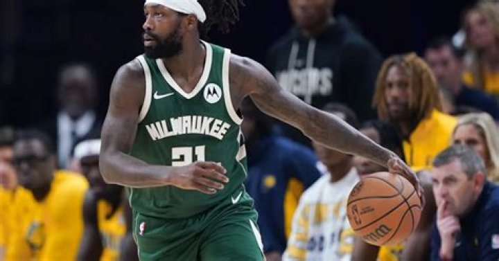 Patrick Beverley Kicks Reporter Out Of Locker For Not Subscribing To His Podcast