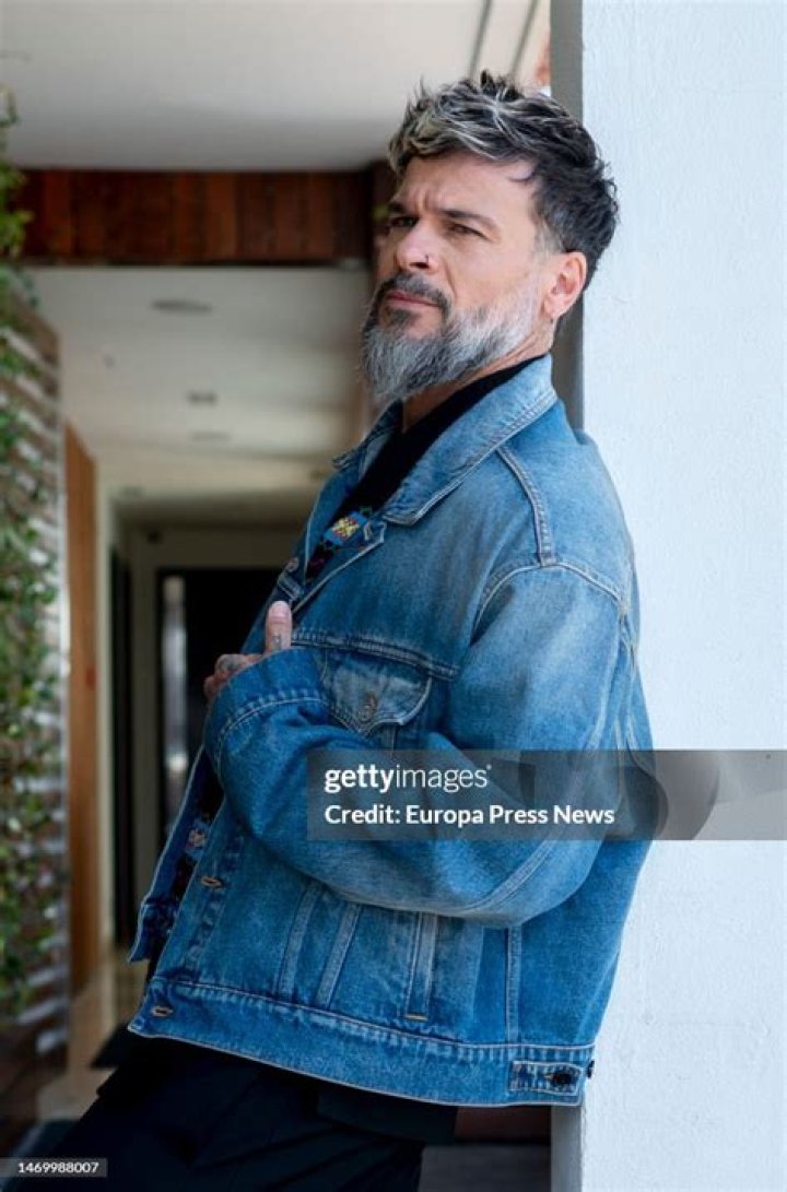 Pedro Capó (Pop Singer) - Age, Birthday, Bio, Facts, Family, Net Worth, Height & More