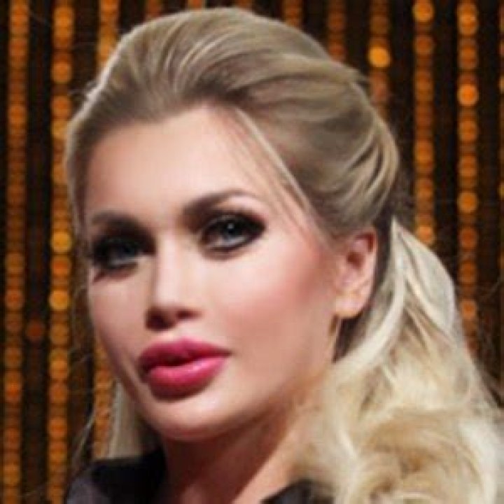 Pixee Fox (Other) - Age, Birthday, Bio, Facts, Family, Net Worth, Height & More