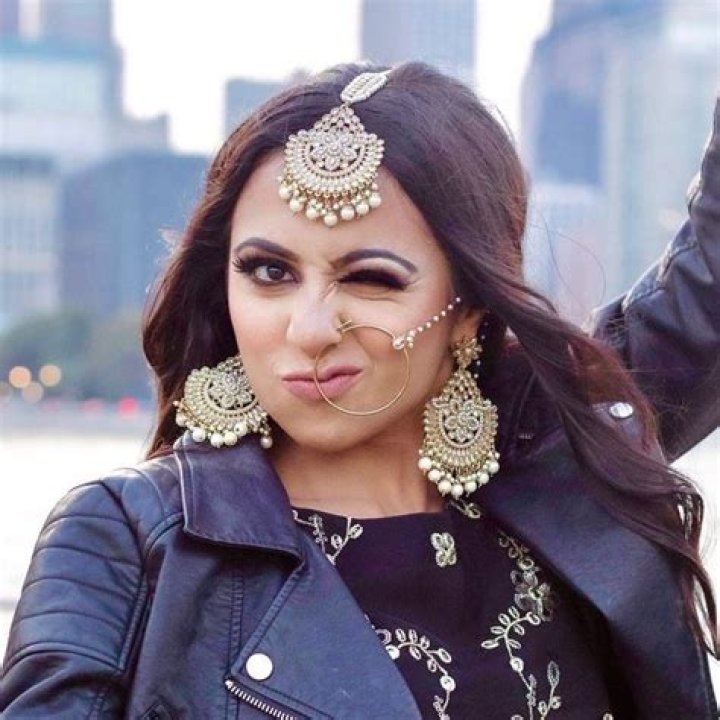 Puja Khan (YouTube Star) - Age, Birthday, Bio, Facts, Family, Net Worth, Height & More