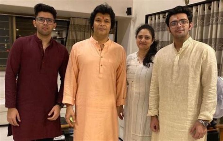 Rakesh Chaurasia Biography, Age, Height, Wife, Net Worth, Family