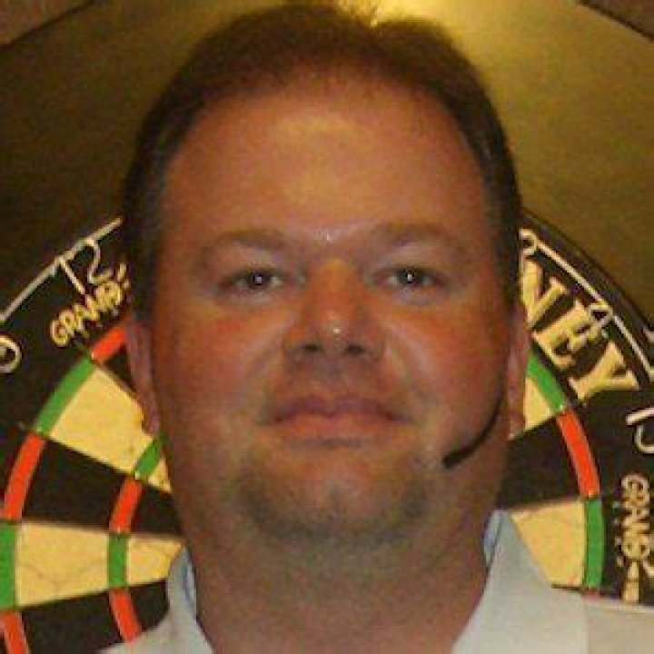 Raymond van Barneveld (Darts Player) - Age, Birthday, Bio, Facts, Family, Net Worth, Height & More