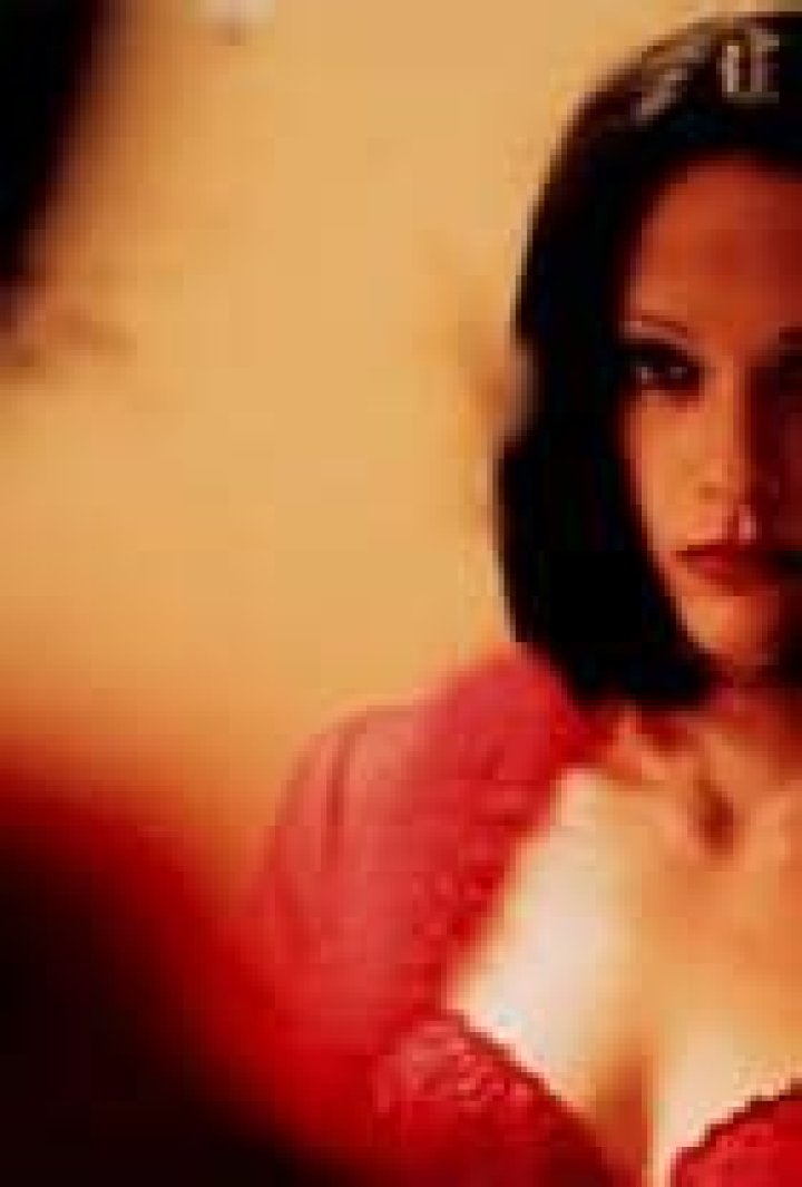 Resmine Atis Biography, Age, Height, Husband, Net Worth, Family