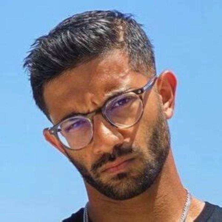 Rhys Athayde (Fitness Instructor) - Age, Birthday, Bio, Facts, Family, Net Worth, Height & More