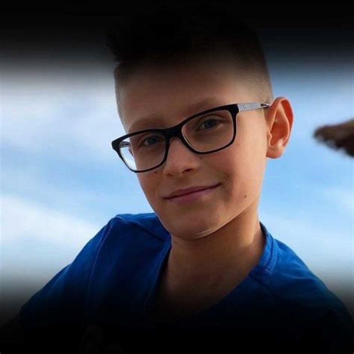 RonaldOMG (YouTube Star) - Age, Birthday, Bio, Facts, Family, Net Worth, Height & More