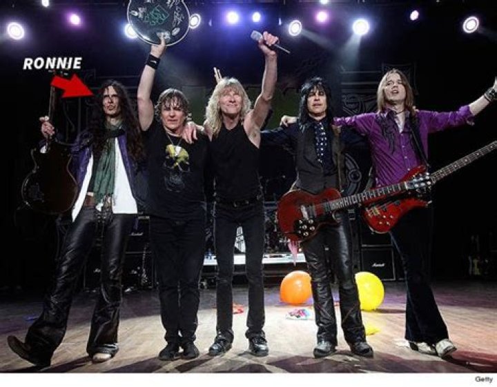 Ronnie Younkins (Guitarist) - Age, Birthday, Bio, Facts, Family, Net Worth, Height & More