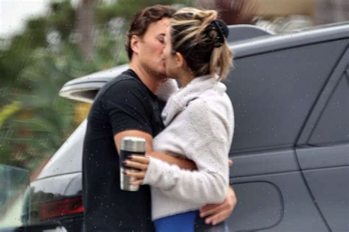 Rubi Rose Claims She's Single In New Thirst Trap After Kissing Mystery Man