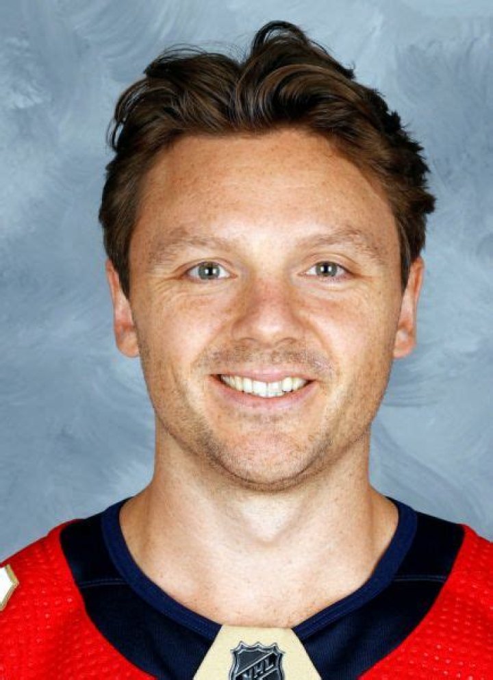 Sam Reinhart (Hockey Player) - Age, Birthday, Bio, Facts, Family, Net Worth, Height & More