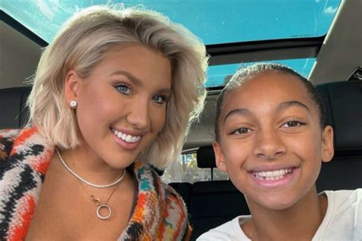Savannah Chrisley’s Pal Tells Fan to ‘Chill’ After Getting Called Out for Not Wearing Masks