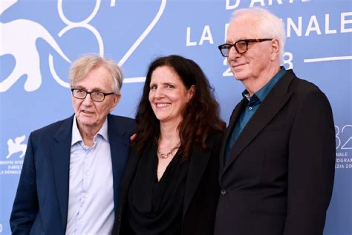 Seymour Hersh Biography, Age, Height, Wife, Net Worth, Family