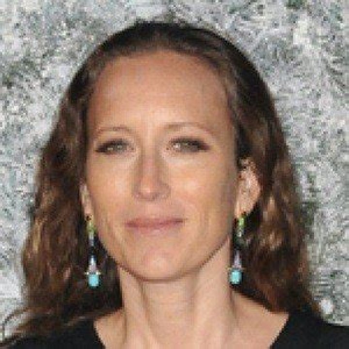 Shauna Robertson (Blogger) - Age, Birthday, Bio, Facts, Family, Net Worth, Height & More