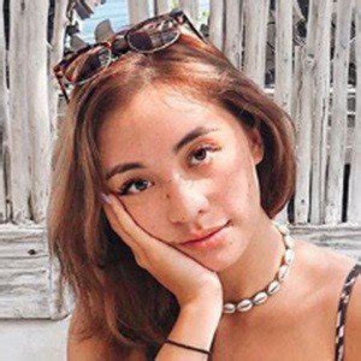 Sierra Lixing Bustos (Instagram Star) - Age, Birthday, Bio, Facts, Family, Net Worth, Height & More