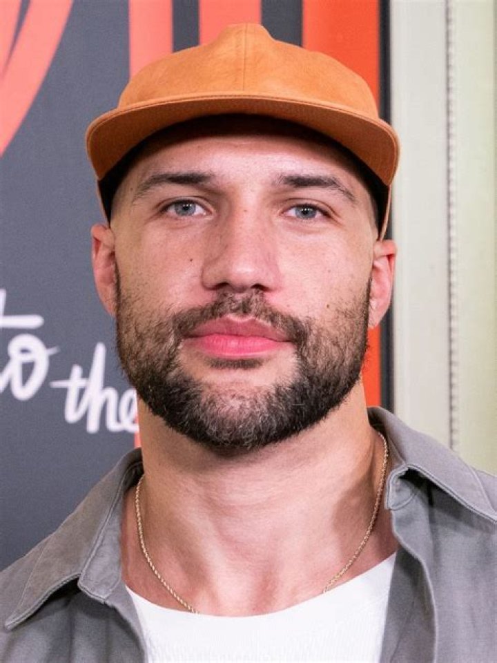 ¿Sigue actuando Jonathan Togo?