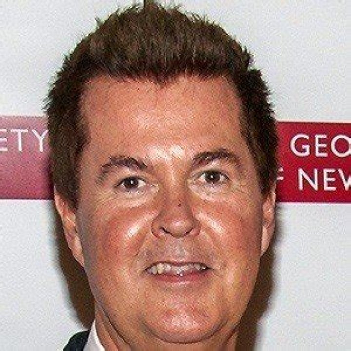 Simon Fuller (Entrepreneur) - Age, Birthday, Bio, Facts, Family, Net Worth, Height & More