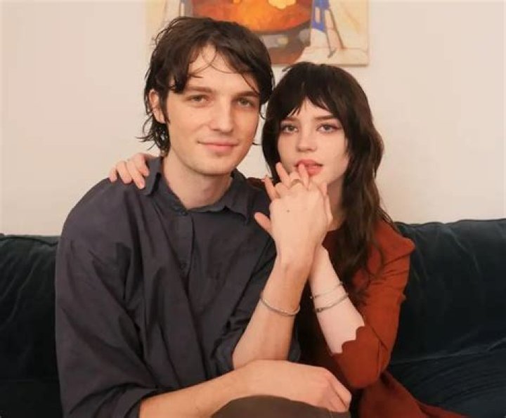 Sophie Thatcher facts: Actress’s bio, boyfriend, age, sister, height