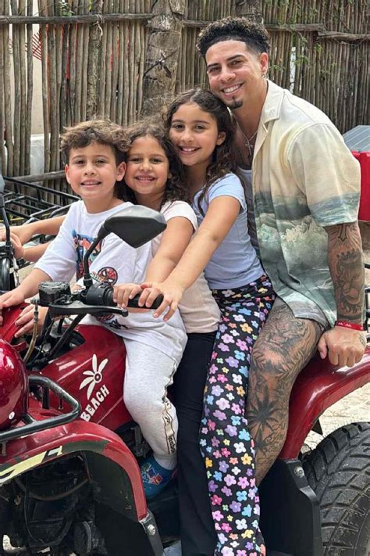 Souline McBroom (Family Member) - Age, Birthday, Bio, Facts, Family, Net Worth, Height & More