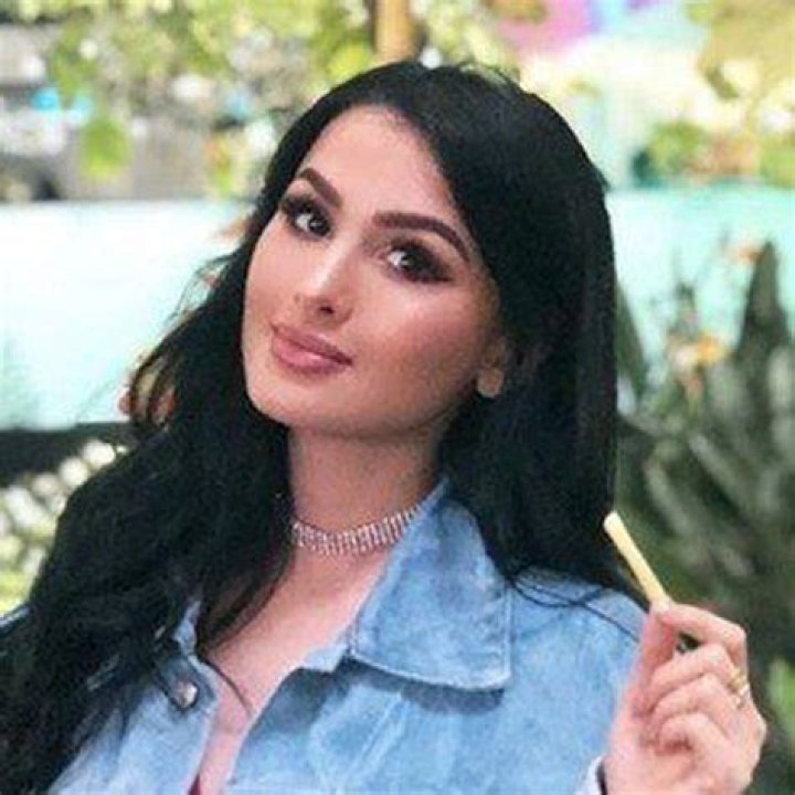 SSSniperWolf (YouTube Star) - Age, Birthday, Bio, Facts, Family, Net Worth, Height & More