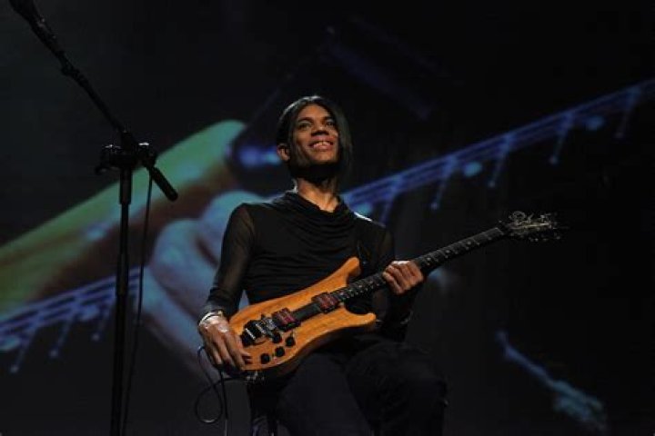Stanley Jordan (Guitarist) - Age, Birthday, Bio, Facts, Family, Net Worth, Height & More