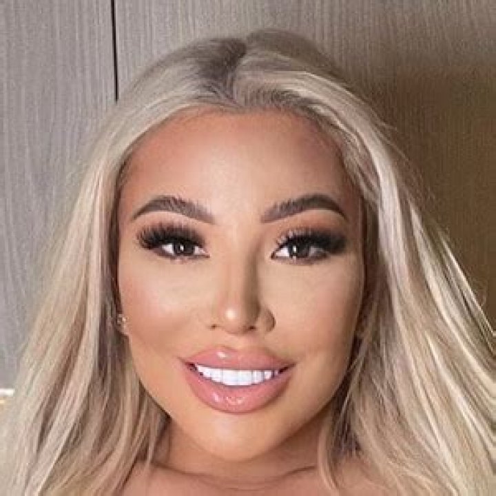 Stephanie Palomares (Instagram Star) - Age, Birthday, Bio, Facts, Family, Net Worth, Height & More