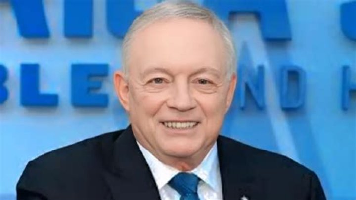 Stephen Jones Biography, Age, Height, Wife, Net Worth, Family