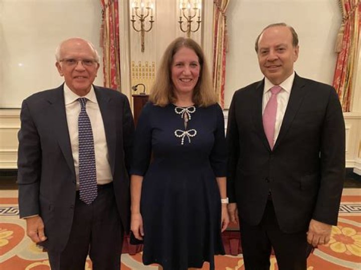 Sylvia Mathews Burwell (Politician) - Age, Birthday, Bio, Facts, Family, Net Worth, Height & More