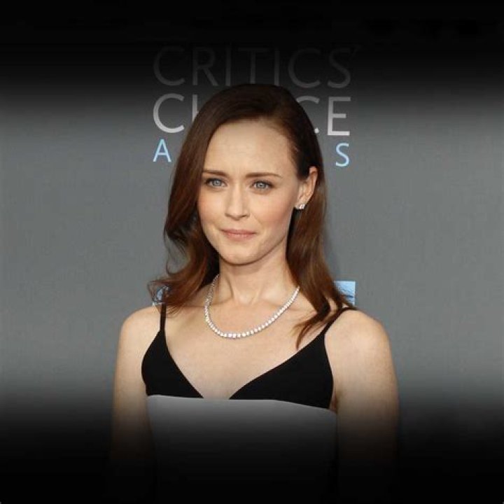 Taryn Manning (Movie Actress) - Age, Birthday, Bio, Facts, Family, Net Worth, Height & More