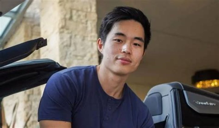 Tejomayananda Biography, Age, Height, Wife, Net Worth, Family