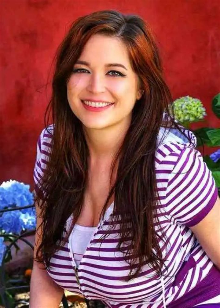 Tess Fowler (Comic Book Artist) - Age, Birthday, Bio, Facts, Family, Net Worth, Height & More