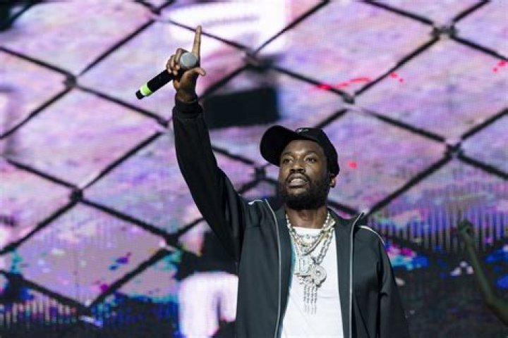 The Game Threatens To Beat Up Meek Mill Live On Stage