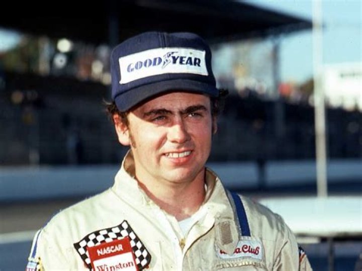 Todd Bodine (Race Car Driver) - Age, Birthday, Bio, Facts, Family, Net Worth, Height & More