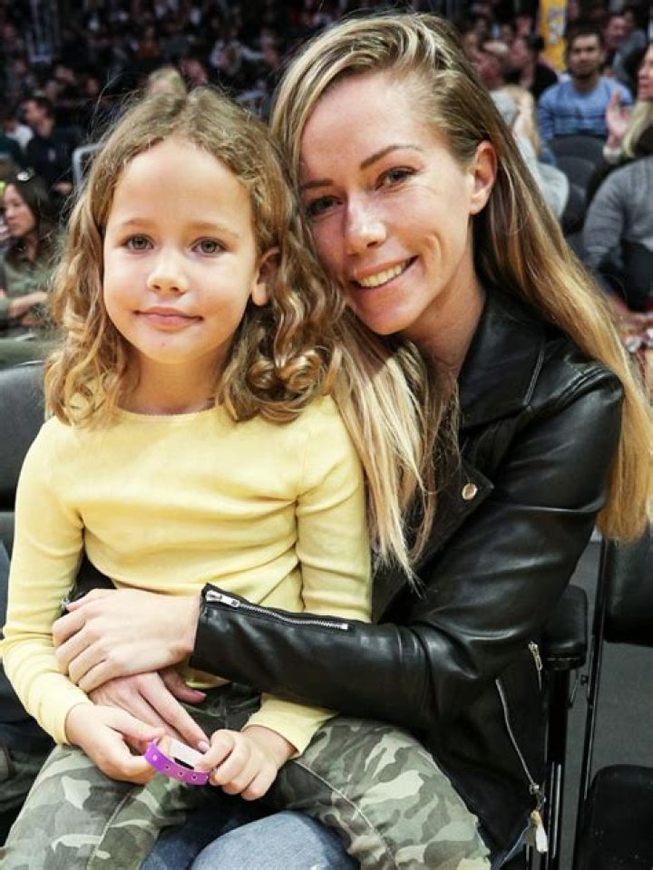 Val Warner Husband – Know About Her Net Worth, Age and Kids