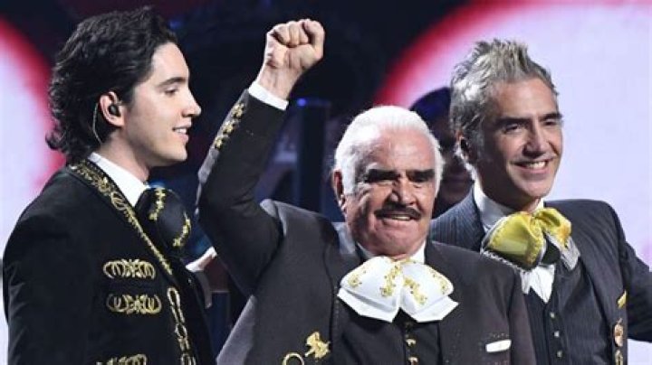 Vicente Fernández Jr. (Cantante de Música Mundial) - Edad, cumpleaños, biografía, hechos, familia, patrimonio neto, altura y más