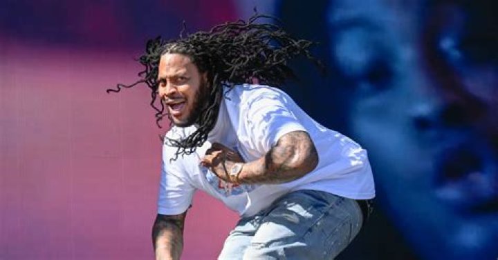 Waka Flocka Wants A Grammy For "No Hands"