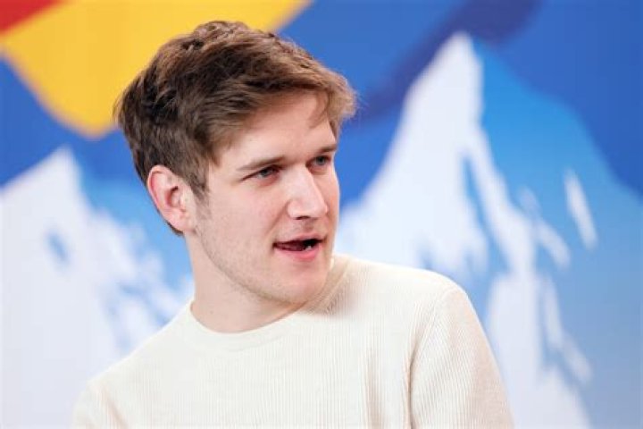 What is Bo Burnham net worth?