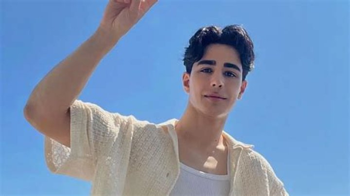 What Is Omid Scobie Sexuality? Is He Gay? Know About His Partner And More