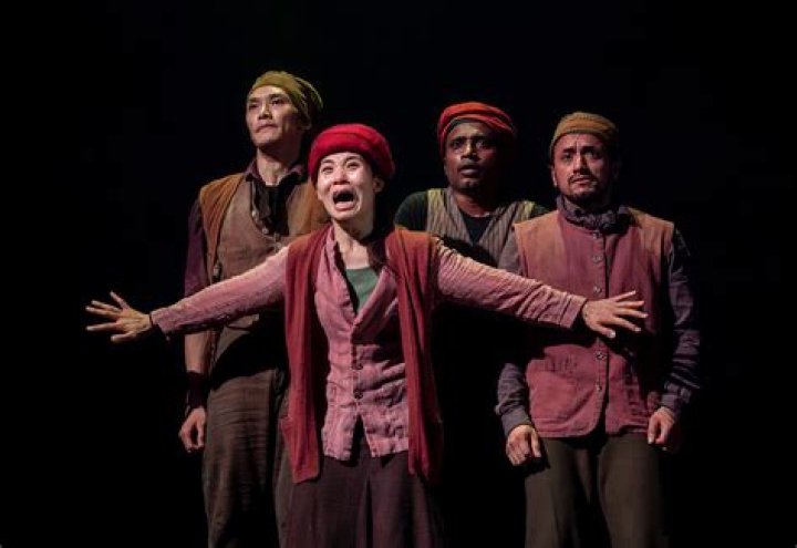 When was Gecko Theatre founded?