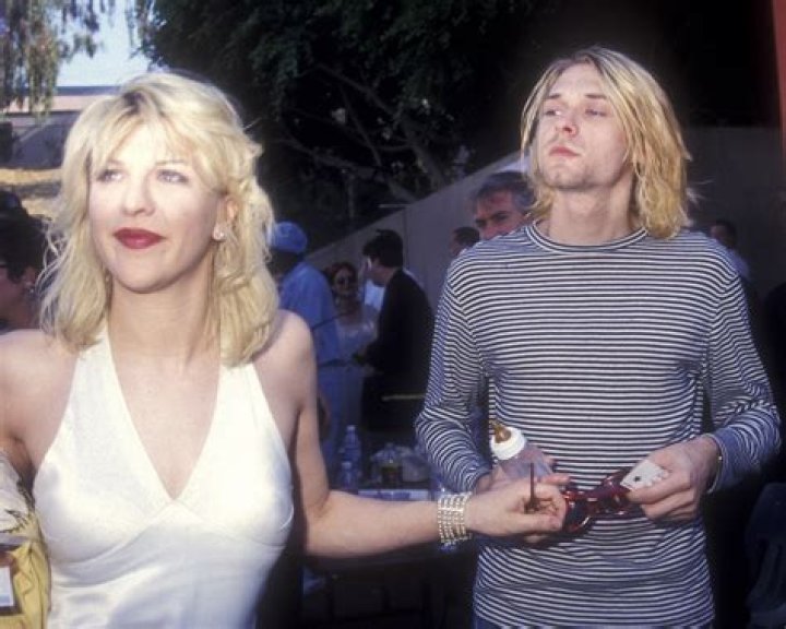 Who did Courtney Love date before Kurt Cobain?