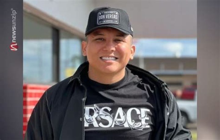 Who is Edwin Luna (Singer)? Wiki, Biography, Age, Family, Net Worth, Height & Songs