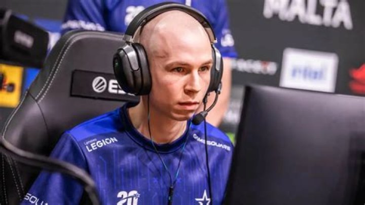 Who is EliGE On Twitch? Age And Net Worth Revealed