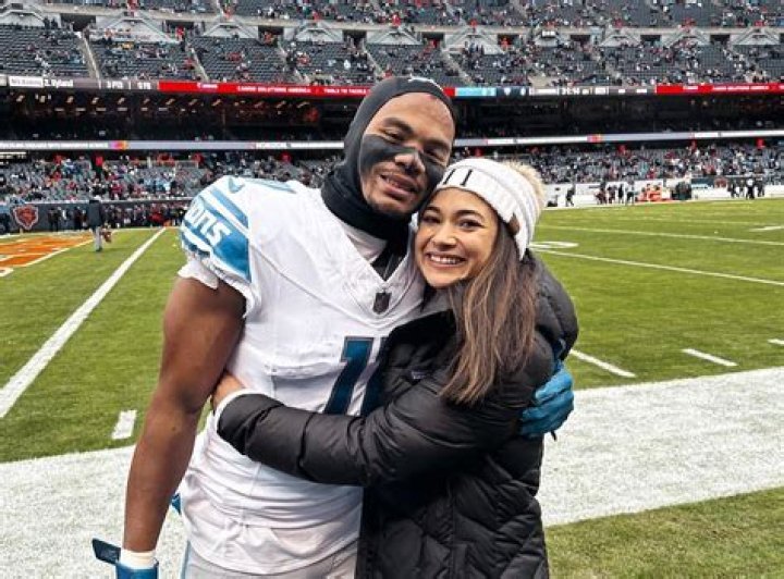Who Is Kalif Raymond Wife? Girlfriend and Parents of The Running Back
