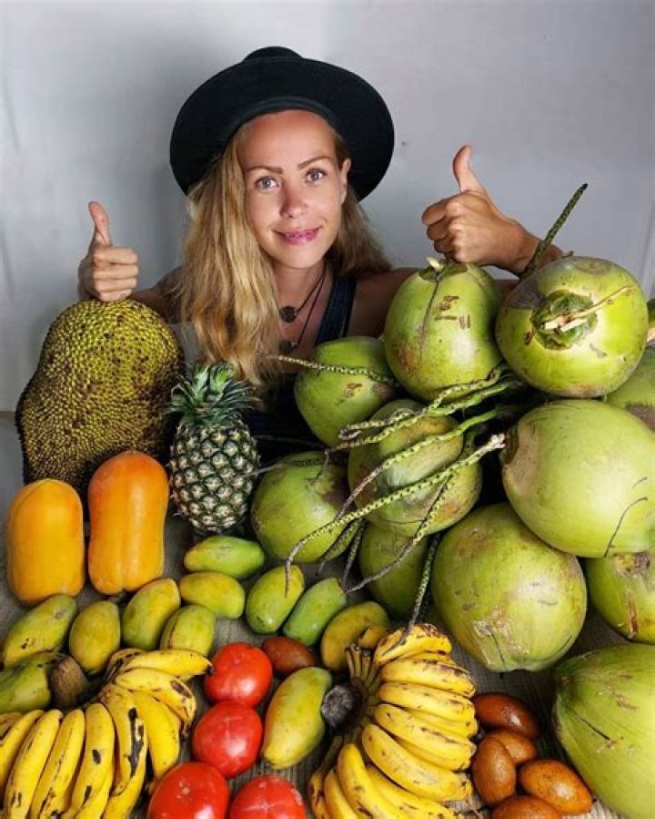 Who Is Tash Peterson? Age, Wikipedia & Net Worth – Meet The Vegan Influencer On Instagram