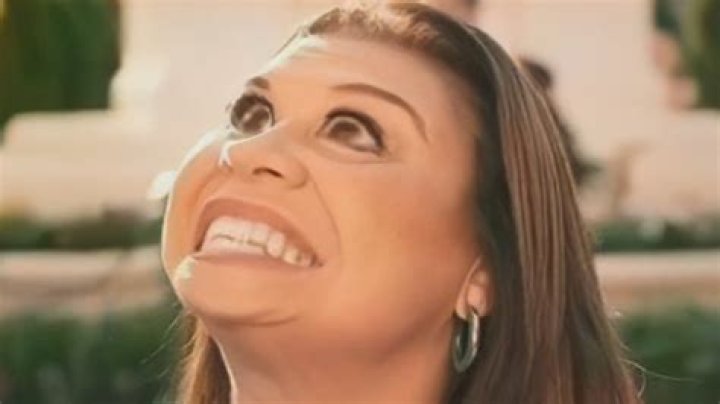 Who is the singer in the current Visa commercial?