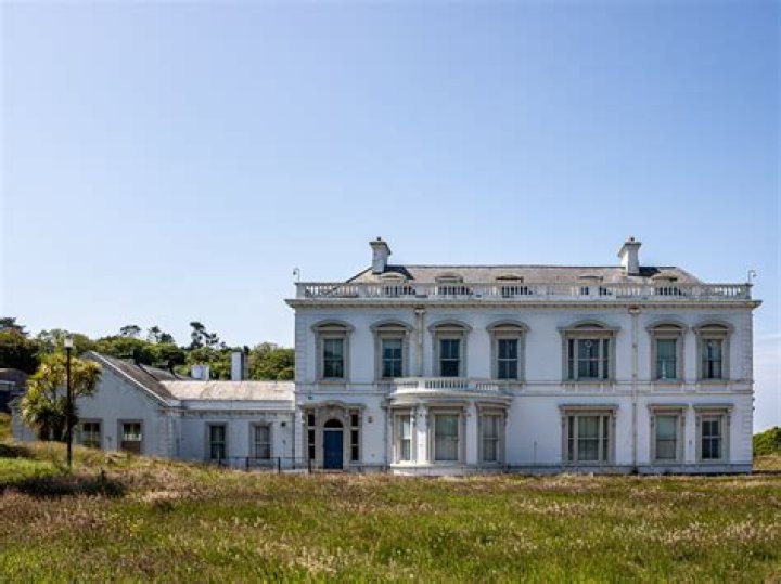 Who pays for labor on This Old House?