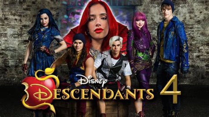 Who will play Carlos in descendants 4?