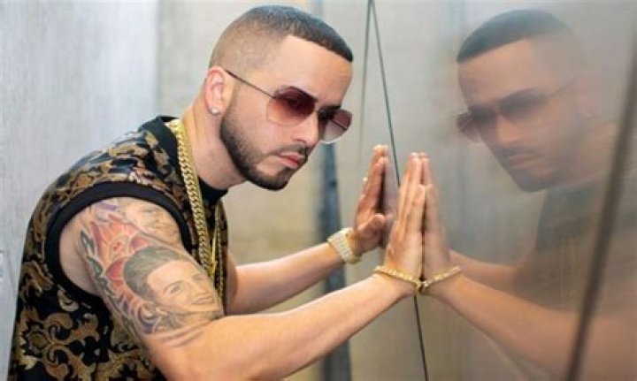 Yandel biografía, edad, altura, esposo, net worth, familia