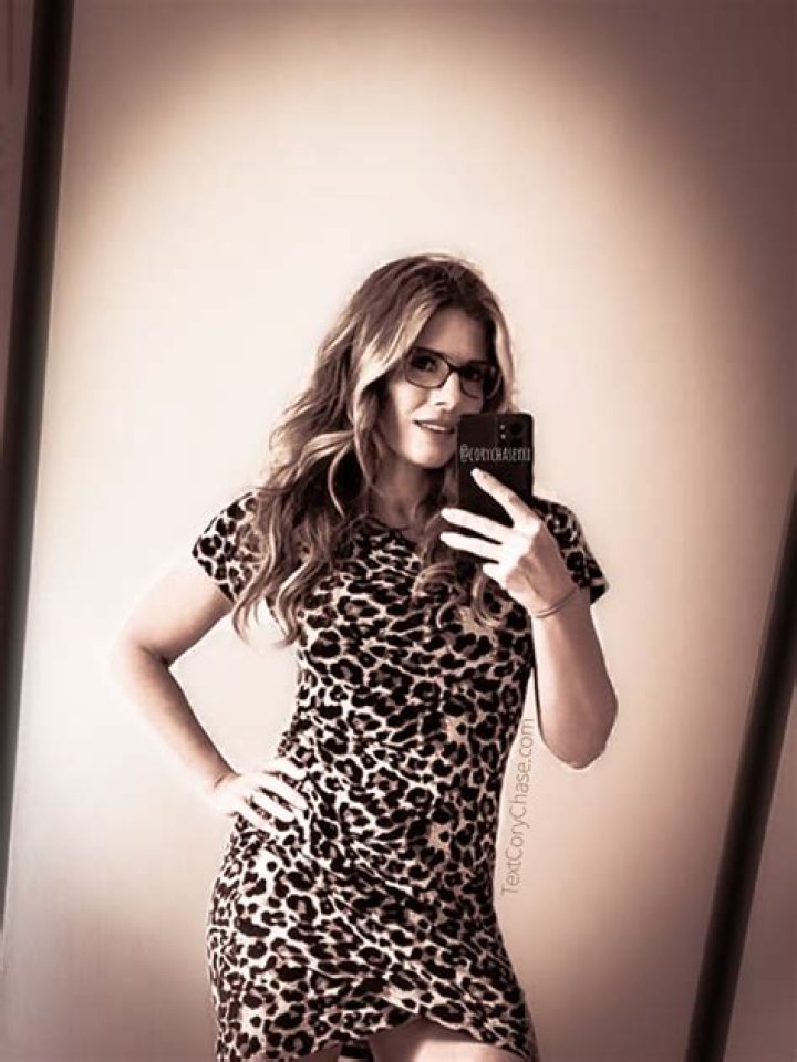 Yasmina Rossi (Model) - Age, Birthday, Bio, Facts, Family, Net Worth, Height & More